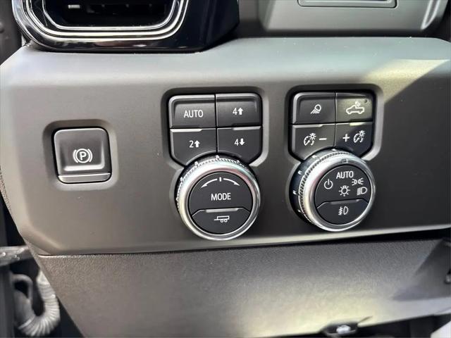 2025 GMC Sierra 2500HD Crew Cab, Standard Bed, AT4, 4WD