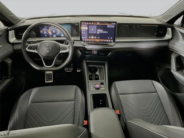 2025 Volkswagen Tiguan 2.0T SE R-Line Black