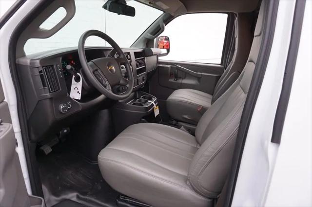 2026 Chevrolet Express Cargo Van 2500 Regular Wheelbase, WT, RWD