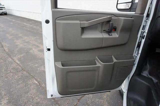 2026 Chevrolet Express Cargo Van 2500 Regular Wheelbase, WT, RWD