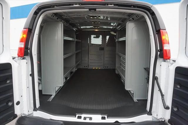 2026 Chevrolet Express Cargo Van 2500 Regular Wheelbase, WT, RWD