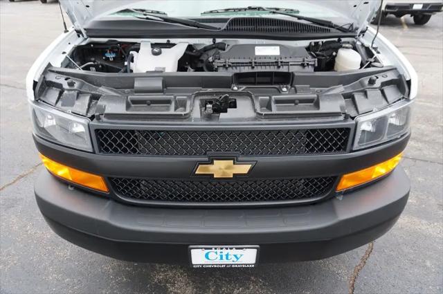 2026 Chevrolet Express Cargo Van 2500 Regular Wheelbase, WT, RWD