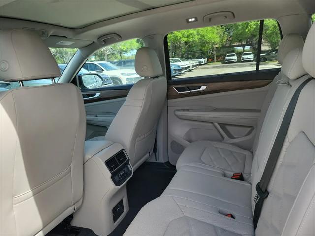 2026 Volkswagen Atlas SE with Technology