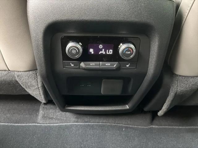2026 GMC Acadia Elevation FWD