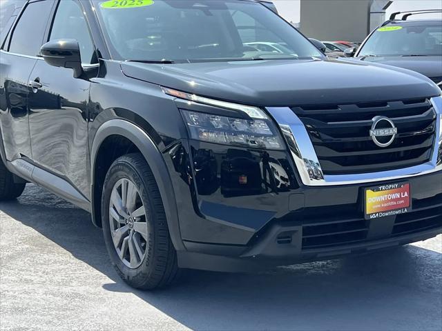 2025 Nissan Pathfinder SV FWD