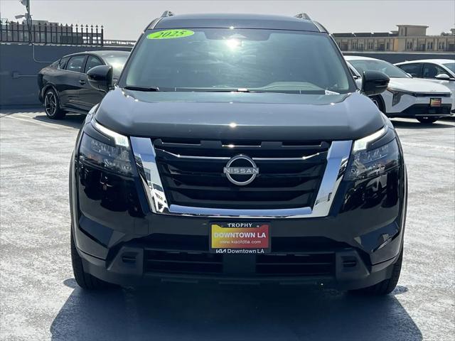 2025 Nissan Pathfinder SV FWD