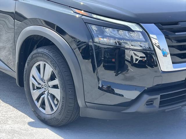 2025 Nissan Pathfinder SV FWD