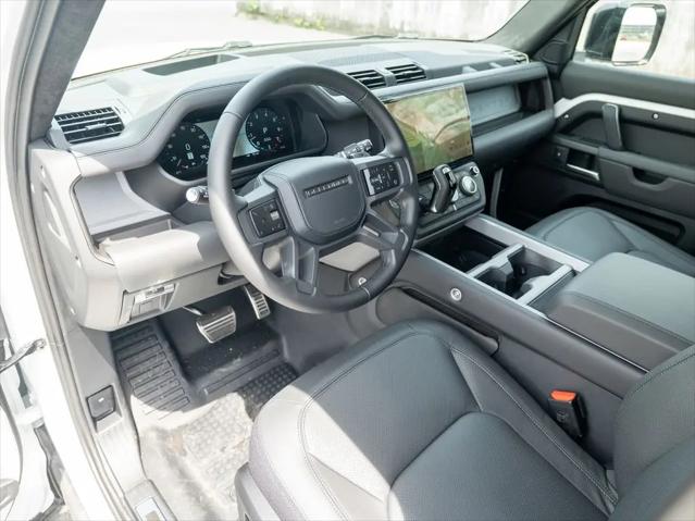 2026 Land Rover Defender P525 V8