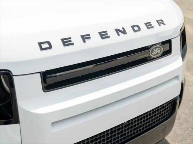2026 Land Rover Defender P525 V8