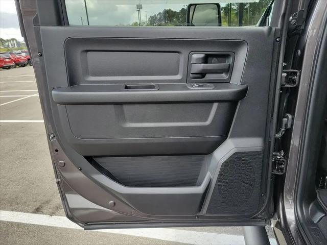 2026 Ram 2500 Black Express Crew Cab 4x4 6'4" Box