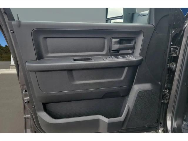 2026 Ram 2500 Black Express Crew Cab 4x4 6'4" Box