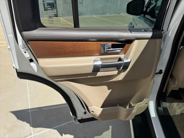 2016 Land Rover LR4 HSE LUX