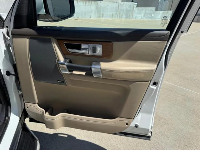 2016 Land Rover LR4 HSE LUX