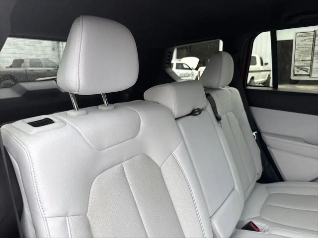 2026 Jeep Cherokee Laredo 4x4