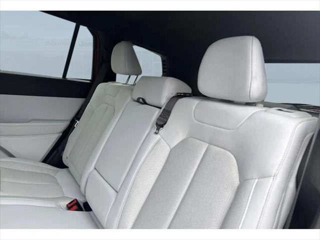 2026 Jeep Cherokee Laredo 4x4