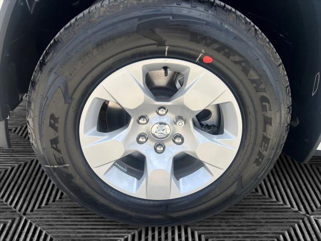 2026 Ram 1500 Tradesman Crew Cab 4x4 5'7" Box