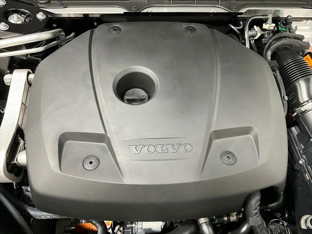 2026 Volvo XC90 Plug-In Hybrid Ultra, T8 AWD, Electric/Gasoline, Bright, 7 Seats