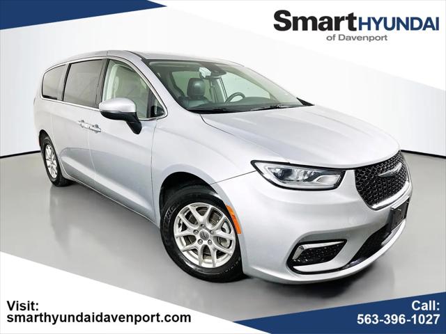 2023 Chrysler Pacifica Touring L for sale in Davenport, IA