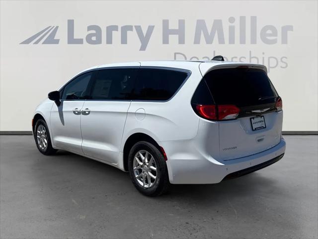 2026 Chrysler Voyager LX