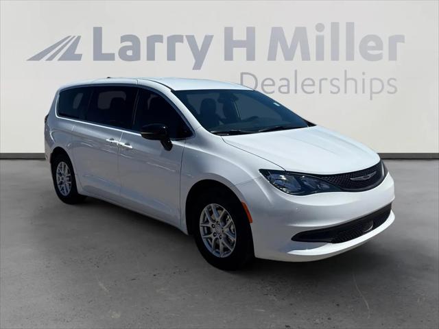 2026 Chrysler Voyager LX