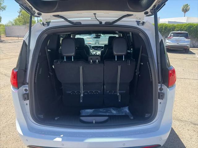2026 Chrysler Voyager LX