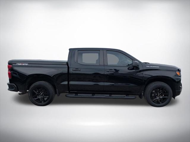 2023 Chevrolet Silverado 1500 4WD Crew Cab Short Bed Custom