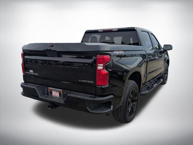 2023 Chevrolet Silverado 1500 4WD Crew Cab Short Bed Custom