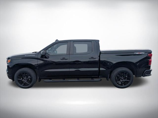 2023 Chevrolet Silverado 1500 4WD Crew Cab Short Bed Custom