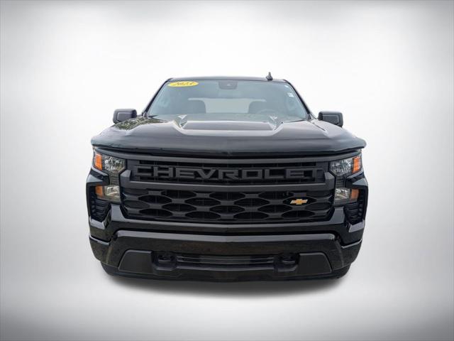 2023 Chevrolet Silverado 1500 4WD Crew Cab Short Bed Custom