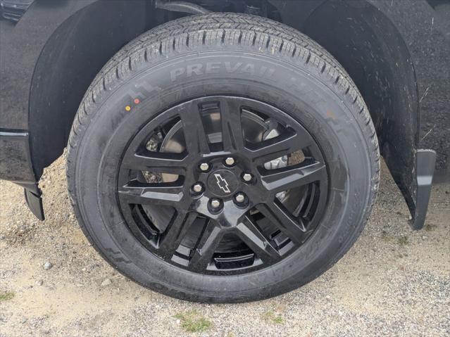 2023 Chevrolet Silverado 1500 4WD Crew Cab Short Bed Custom