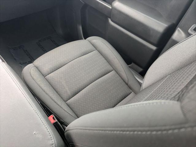 2023 Chevrolet Silverado 1500 4WD Crew Cab Short Bed Custom