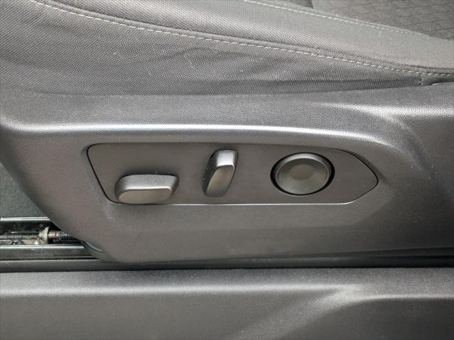 2023 Chevrolet Silverado 1500 4WD Crew Cab Short Bed Custom