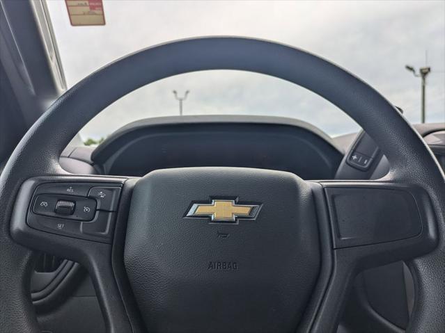 2023 Chevrolet Silverado 1500 4WD Crew Cab Short Bed Custom