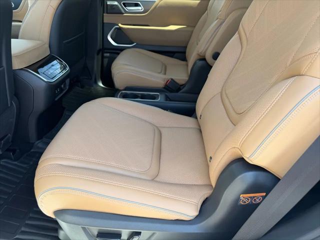 2026 INFINITI QX80 LUXE