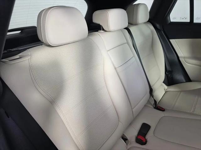 2025 Mercedes-Benz GLC SUV