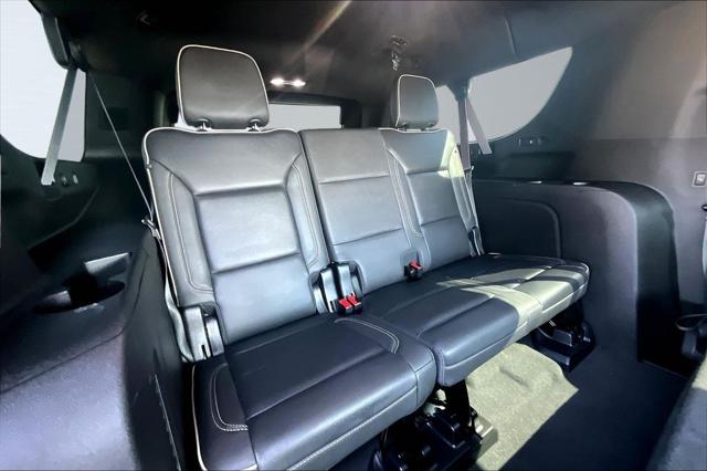 2023 GMC Yukon XL 4WD SLT
