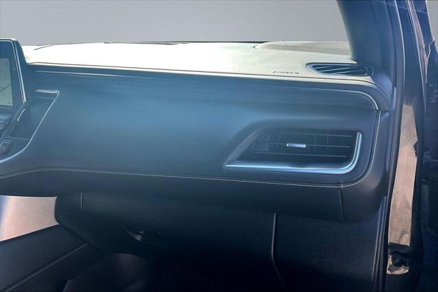 2023 GMC Yukon XL 4WD SLT