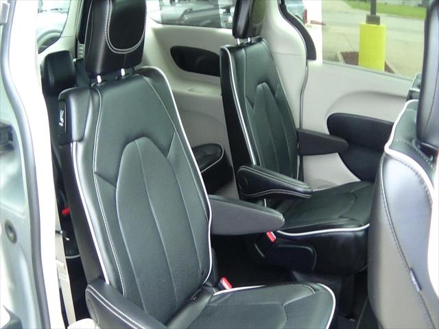 2024 Chrysler Pacifica Limited AWD