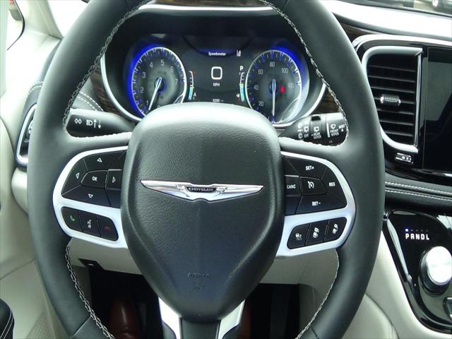 2024 Chrysler Pacifica Limited AWD