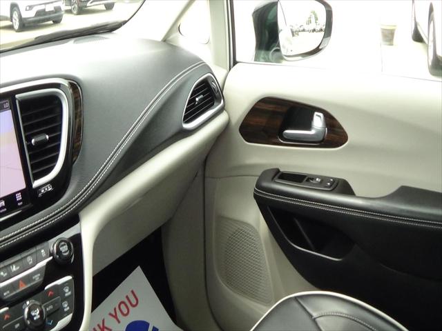 2024 Chrysler Pacifica Limited AWD