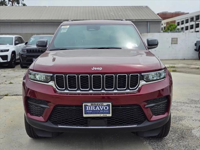 2026 Jeep Grand Cherokee Laredo 4x2
