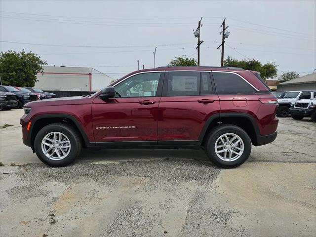 2026 Jeep Grand Cherokee Laredo 4x2