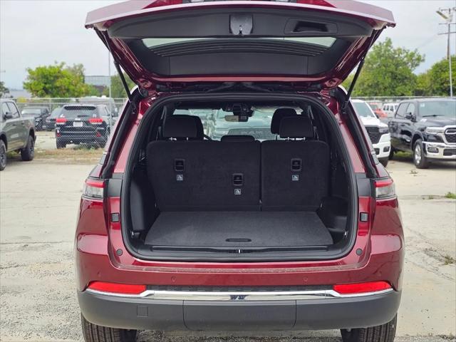 2026 Jeep Grand Cherokee Laredo 4x2