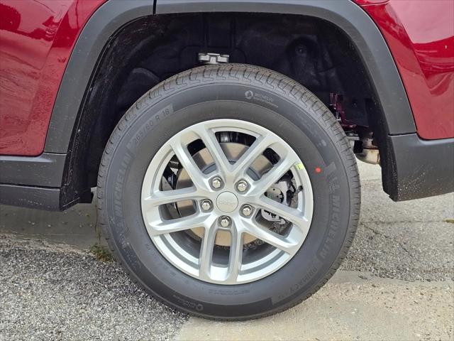 2026 Jeep Grand Cherokee Laredo 4x2