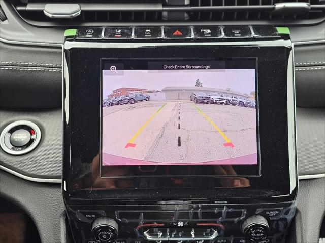 2026 Jeep Grand Cherokee Laredo 4x2