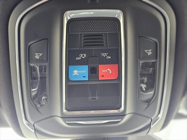 2026 Jeep Grand Cherokee Laredo 4x2