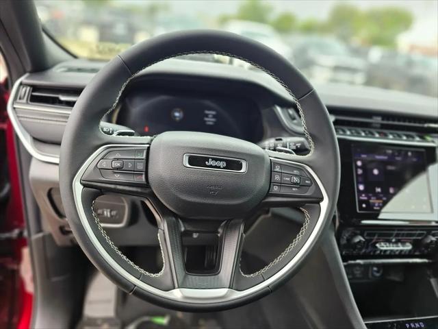2026 Jeep Grand Cherokee Laredo 4x2