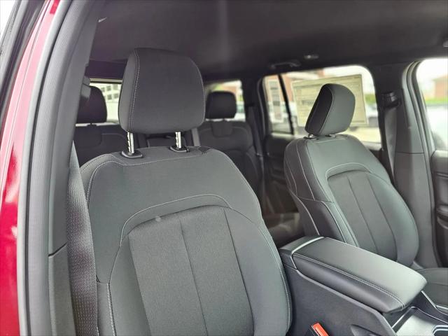 2026 Jeep Grand Cherokee Laredo 4x2