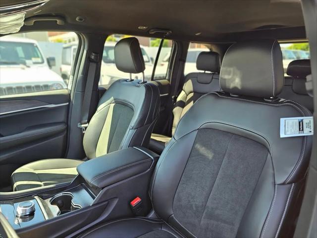 2026 Jeep Grand Cherokee Altitude 4x2
