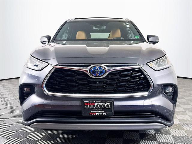2023 Toyota Highlander Hybrid Platinum